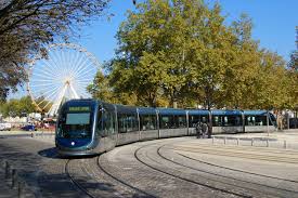 L'arrivée du tramway à Bordeaux a permis le développement de l'immobilier neuf et l'augmentation de l'offre de logements.